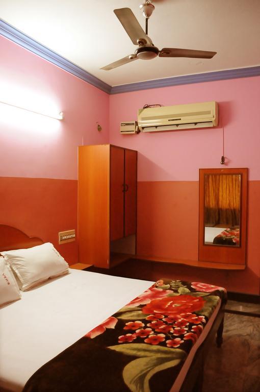V.K.Residency Hotel Tirupati Ngoại thất bức ảnh