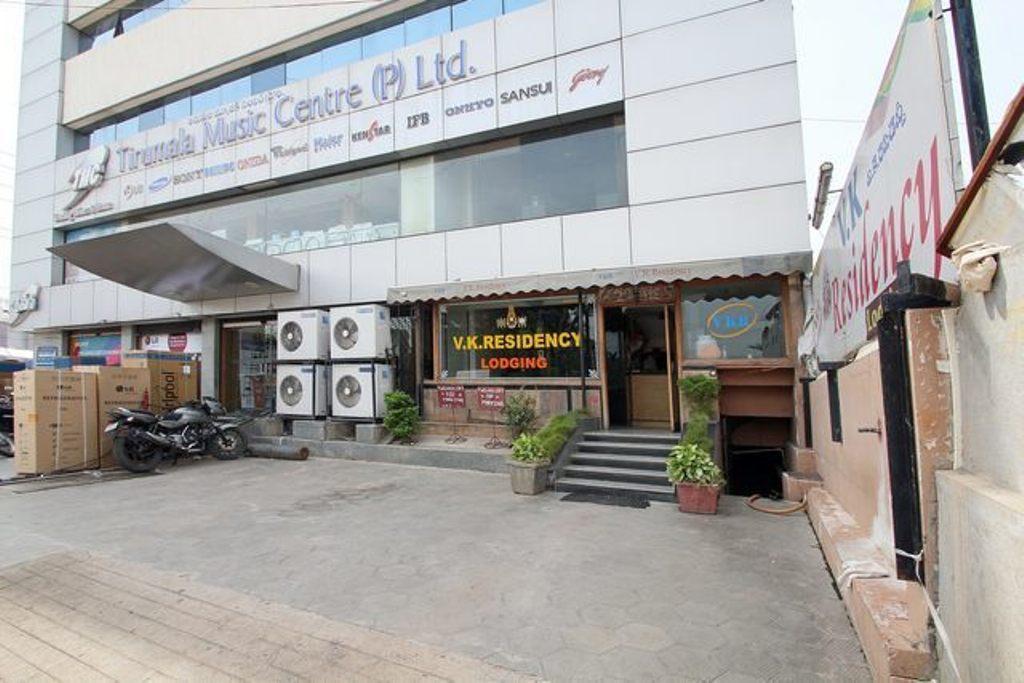 V.K.Residency Hotel Tirupati Ngoại thất bức ảnh