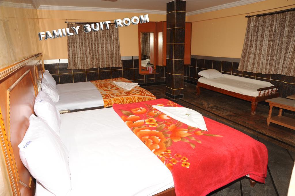 V.K.Residency Hotel Tirupati Ngoại thất bức ảnh
