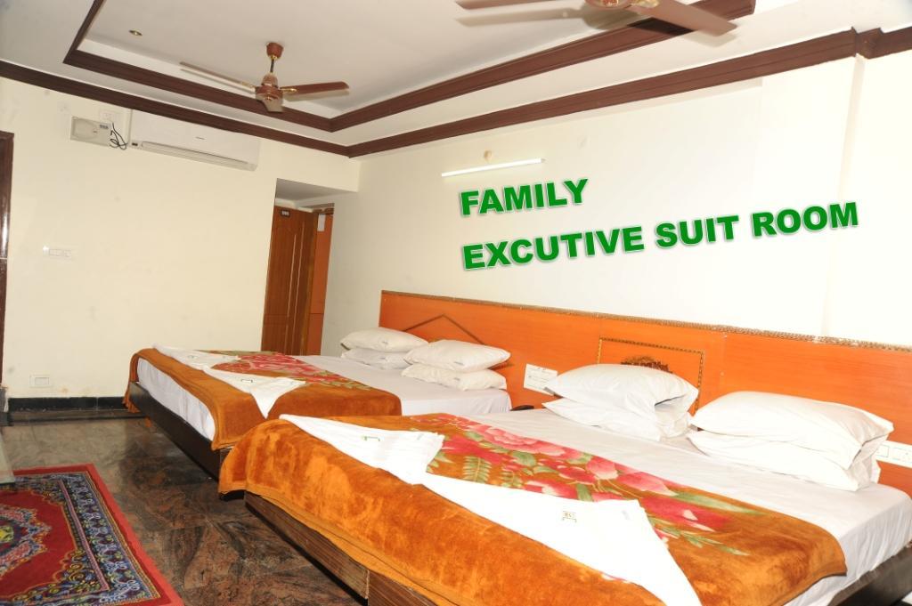 V.K.Residency Hotel Tirupati Ngoại thất bức ảnh