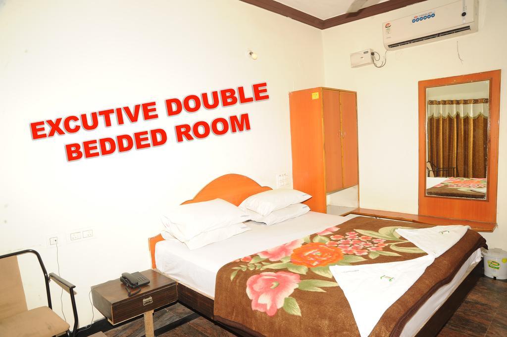 V.K.Residency Hotel Tirupati Ngoại thất bức ảnh