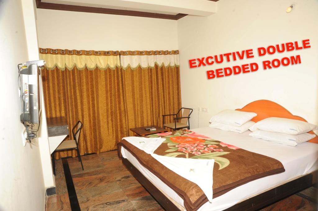 V.K.Residency Hotel Tirupati Ngoại thất bức ảnh
