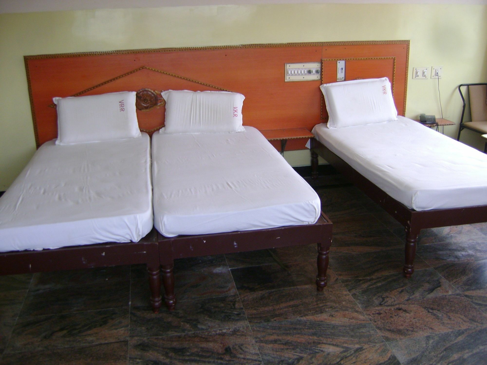 V.K.Residency Hotel Tirupati Ngoại thất bức ảnh