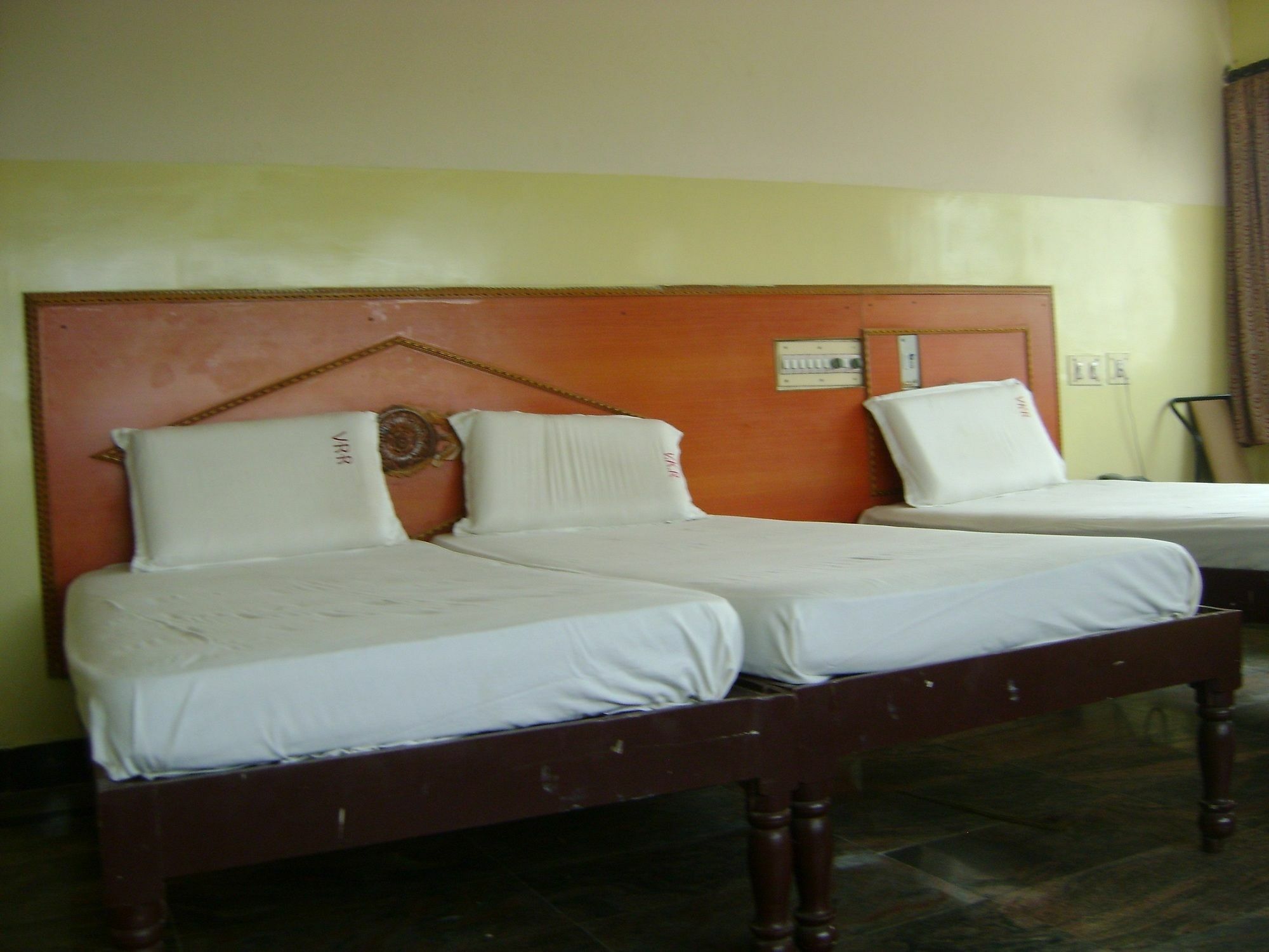 V.K.Residency Hotel Tirupati Ngoại thất bức ảnh